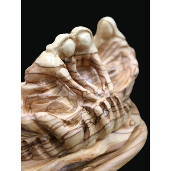 Vintage Collectable  Hand Carved (Olive Wood?) Figurine of Jesus and his Discipl - Picture 7 of 13